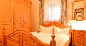 Hotel Quellenhof Лойташ Екстериор снимка